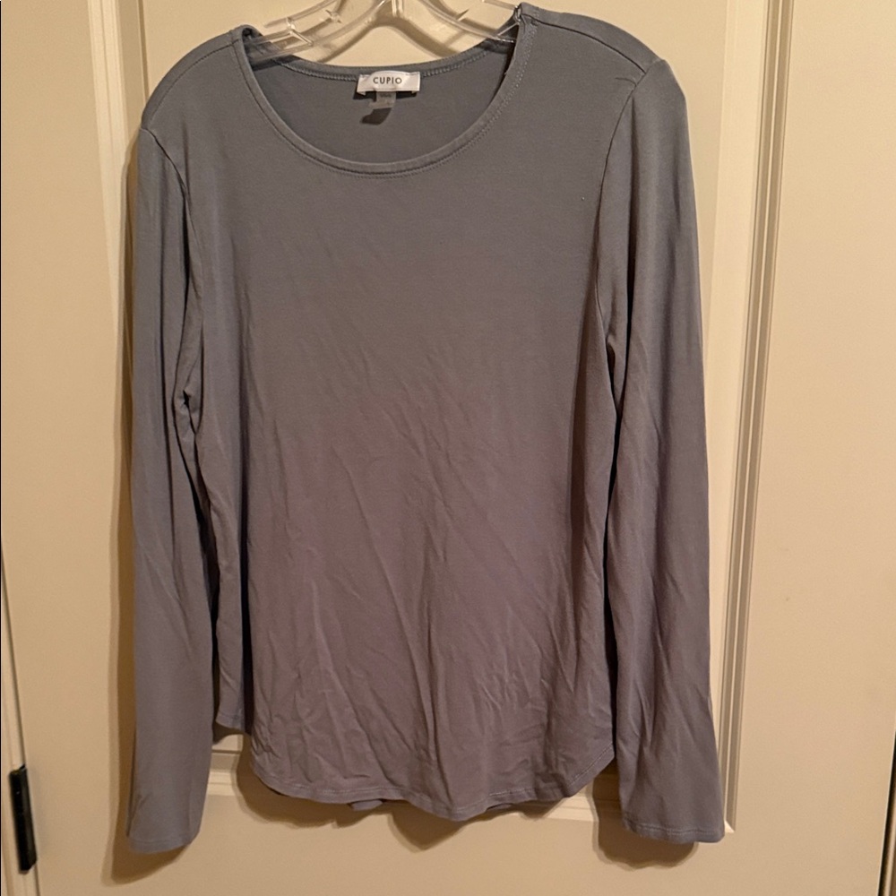 Cupio Women's Soft Gray Long Sleeve Tee